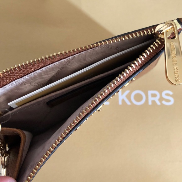 🧡Brand New 💯% Authentic Michael Kors Wallet - Picture 3 of 3